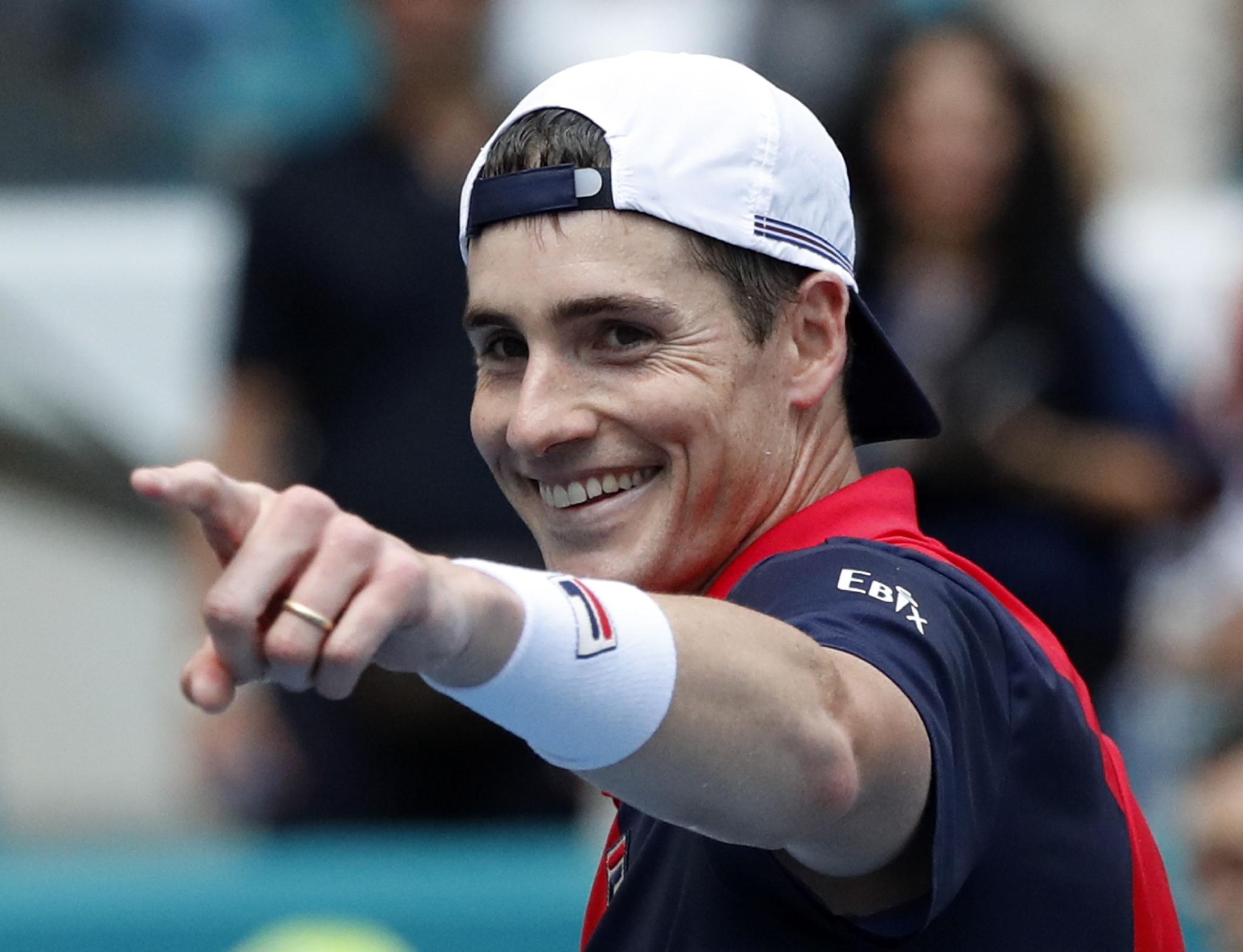 巴塞罗那观众热烈欢呼！，纳达尔迎来十赛季出色发挥气势如虹延续